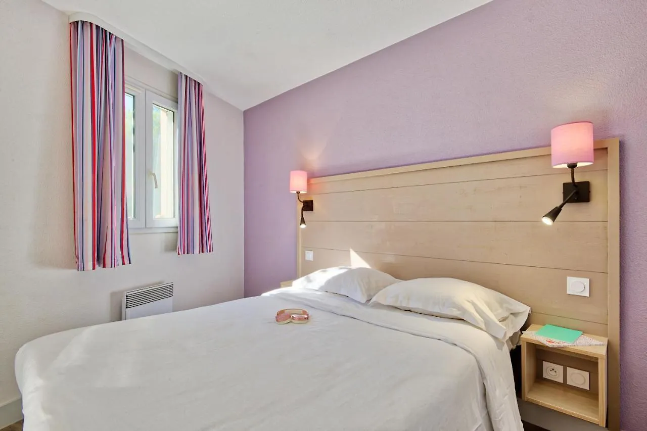 Residence Pierre & Vacances La Pinede 히에레 3*,