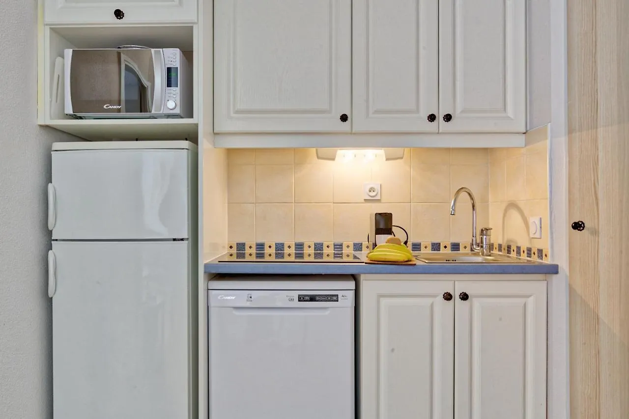 Residence Pierre & Vacances La Pinede 히에레 3*,