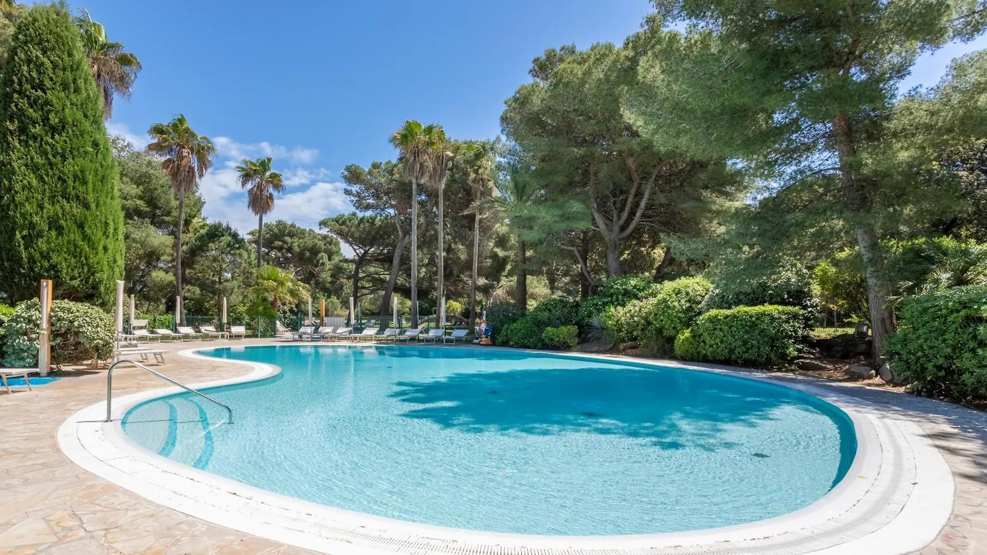 Residence Pierre & Vacances La Pinede Hyeres 3*,  France