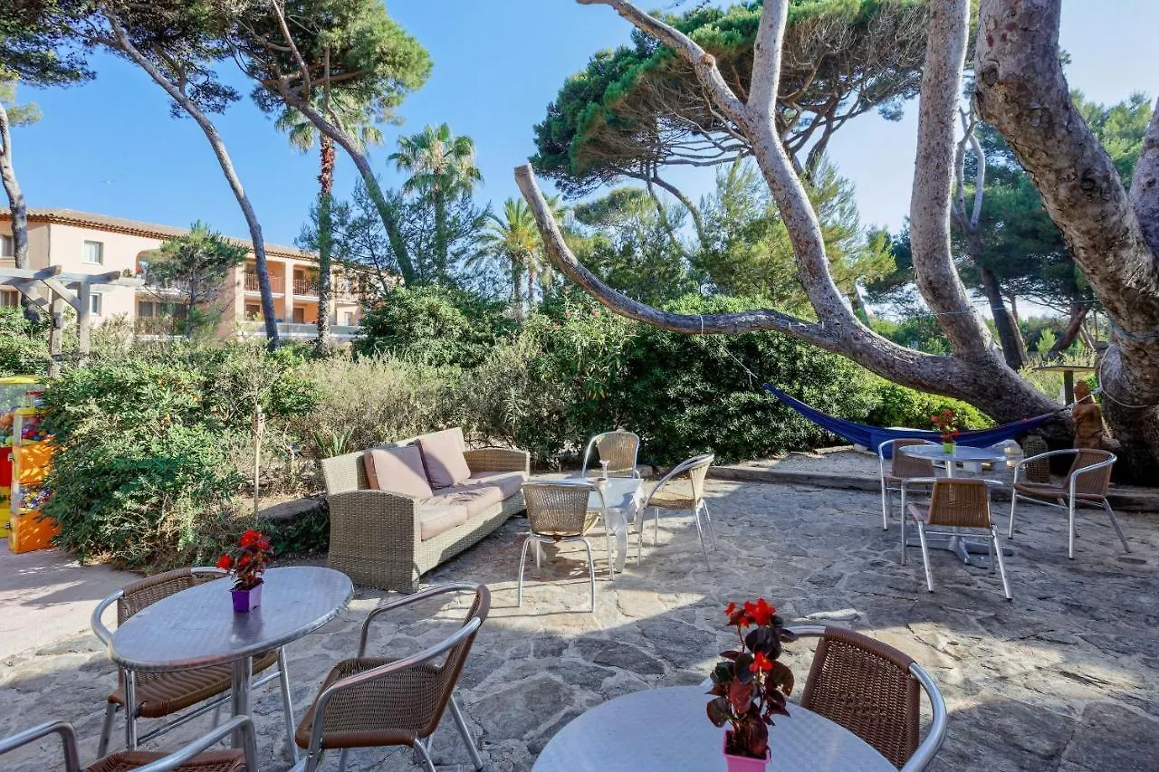 Residence Pierre & Vacances La Pinede 히에레 3*,